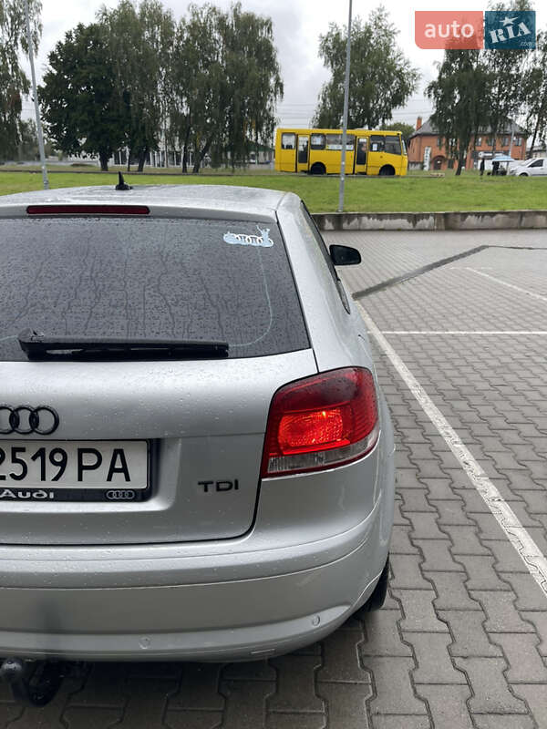 Хэтчбек Audi A3 2004 в Киеве