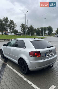 Хэтчбек Audi A3 2004 в 