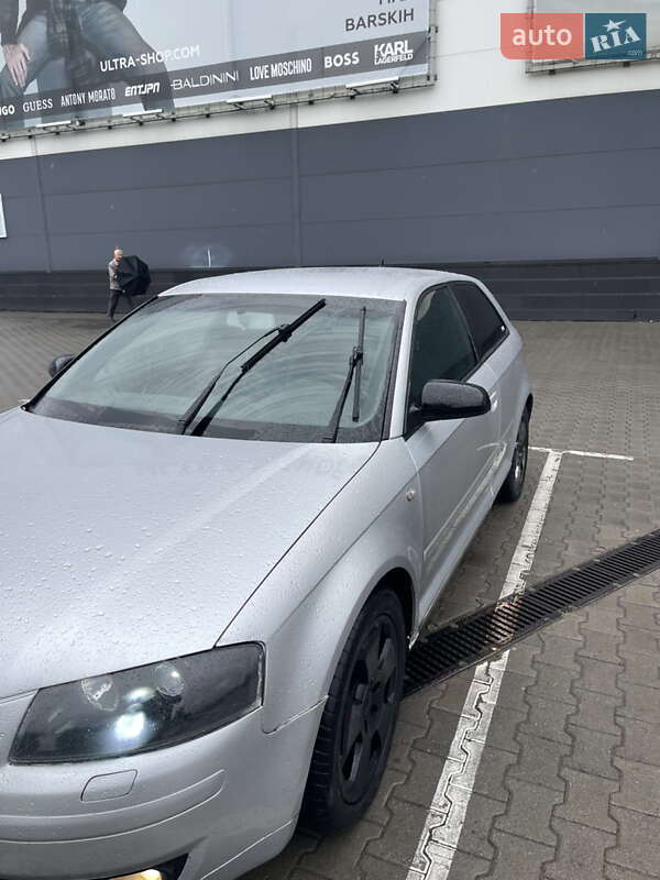 Хэтчбек Audi A3 2004 в Киеве