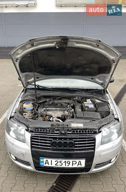 Хэтчбек Audi A3 2004 в 