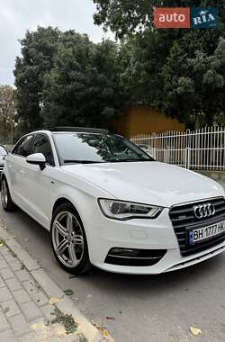 Хэтчбек Audi A3 2015 в 