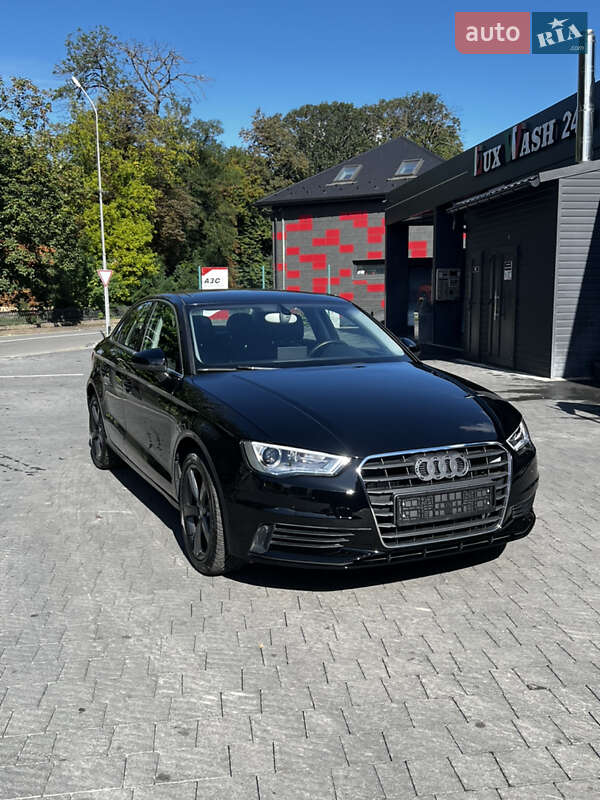 Седан Audi A3 2015 в Самборе