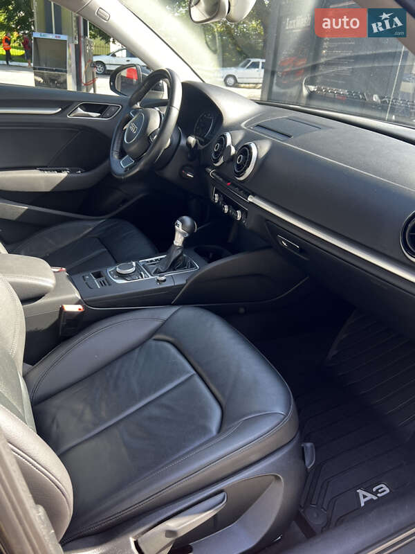 Седан Audi A3 2015 в Самборе