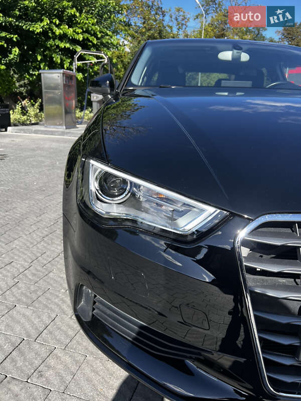 Седан Audi A3 2015 в Самборе