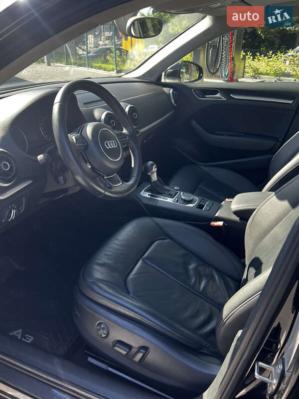 Седан Audi A3 2015 в Самборе