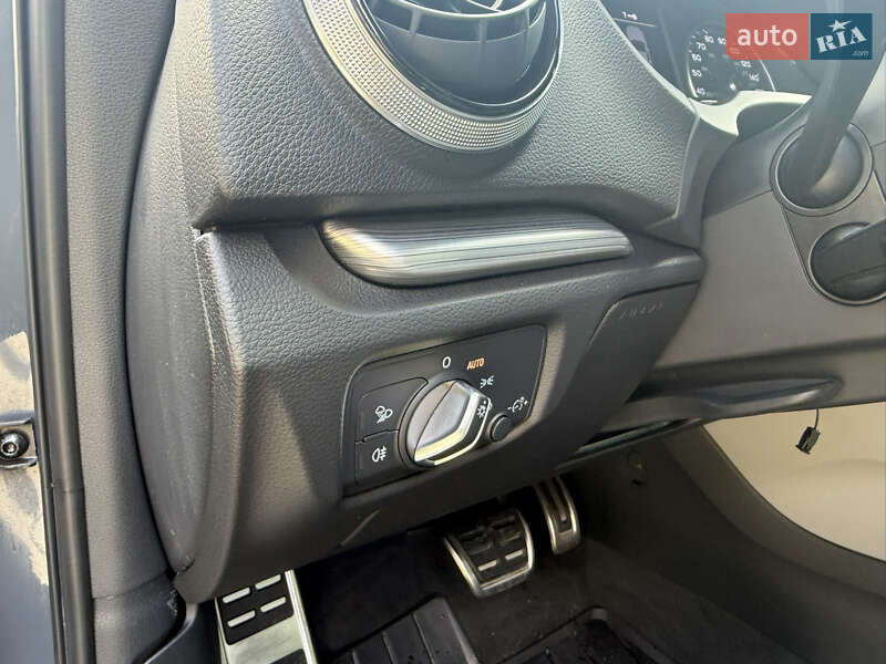 Седан Audi A3 2017 в Киеве