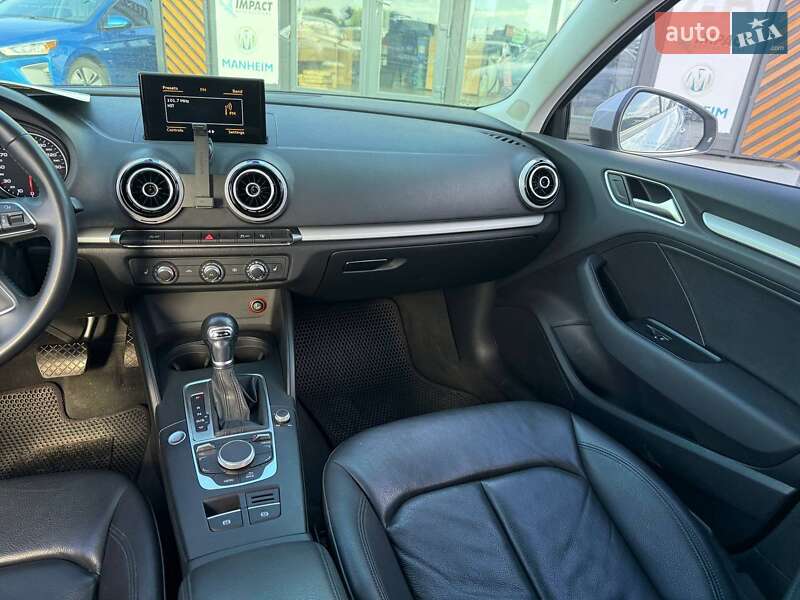 Седан Audi A3 2015 в Львове
