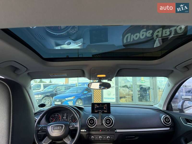 Седан Audi A3 2015 в Львове