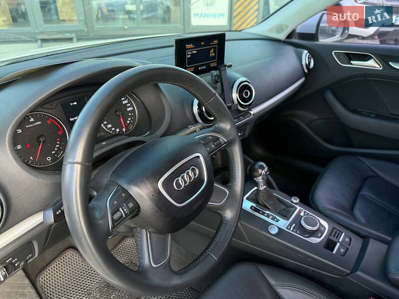 Седан Audi A3 2015 в Львове