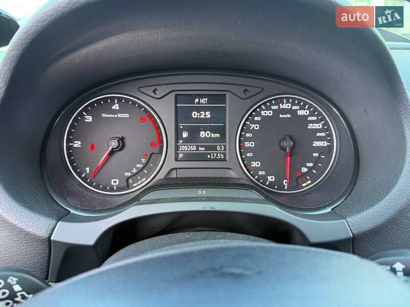 Седан Audi A3 2015 в Львове