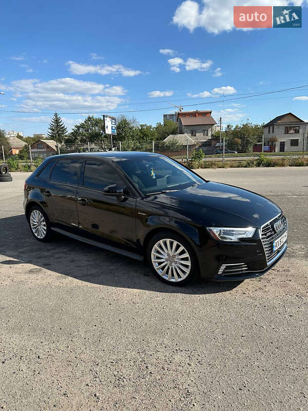 Хэтчбек Audi A3 2018 в Харькове