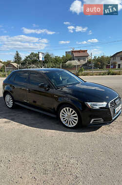 Хетчбек Audi A3 2018 в 
