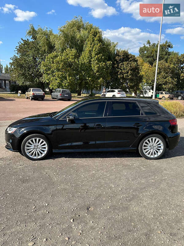 Хэтчбек Audi A3 2018 в Харькове