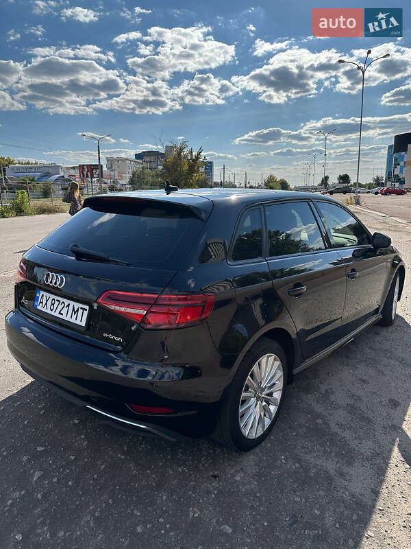 Хэтчбек Audi A3 2018 в Харькове