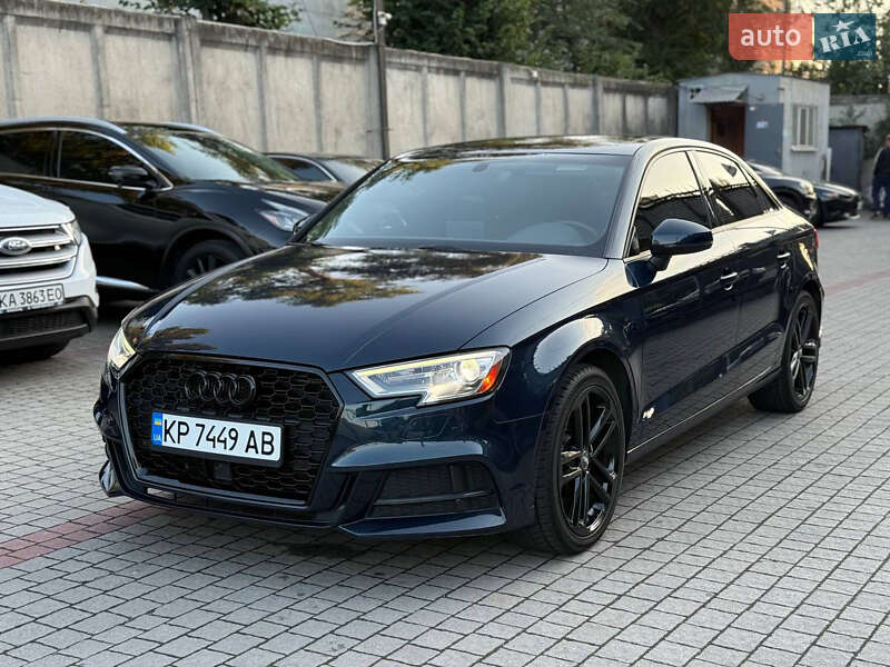 Седан Audi A3 2017 в Запорожье