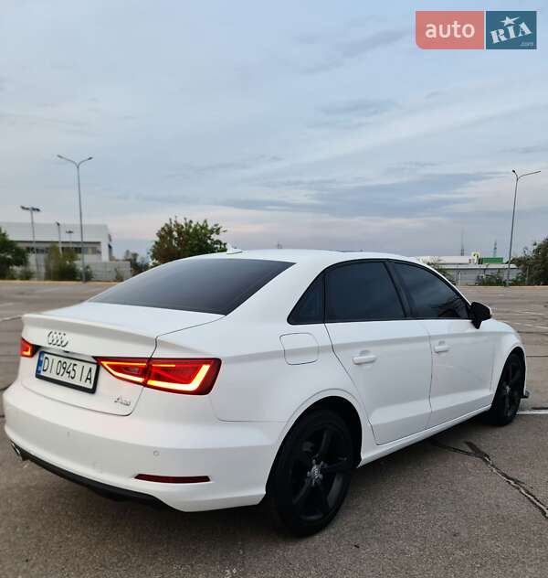 Седан Audi A3 2015 в Запорожье
