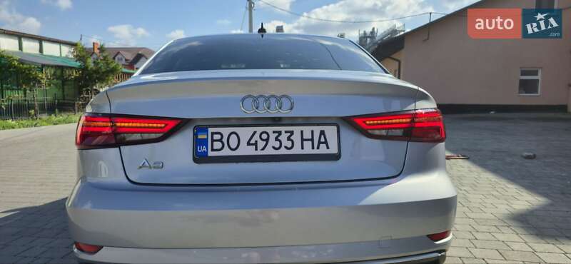 Седан Audi A3 2018 в Бродах