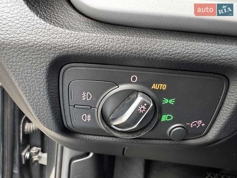 Седан Audi A3 2016 в Киеве