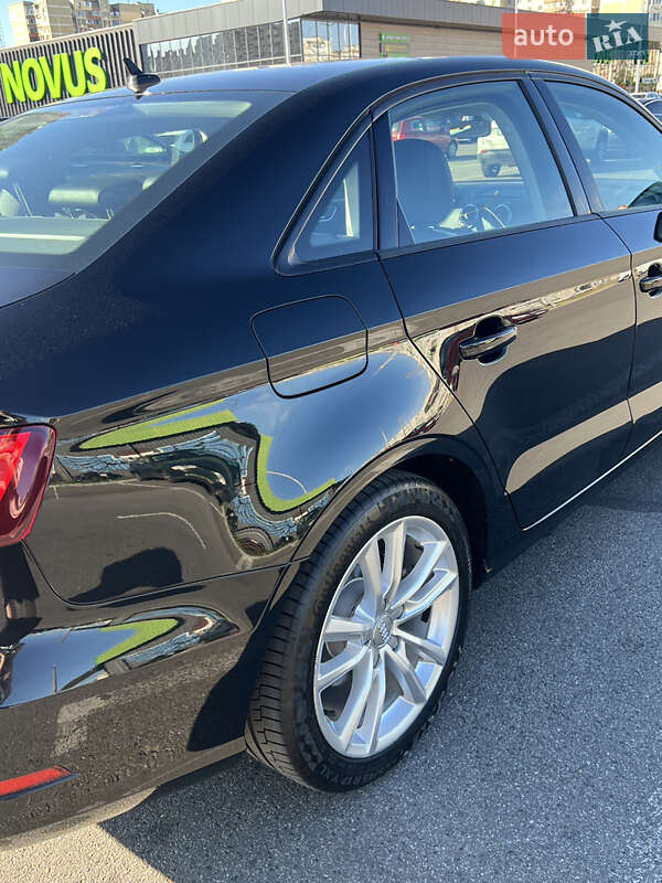 Седан Audi A3 2015 в Киеве