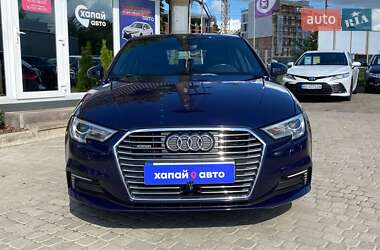 Хэтчбек Audi A3 2016 в 