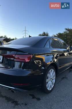 Седан Audi A3 2016 в 
