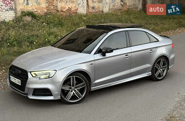 Седан Audi A3 2016 в 