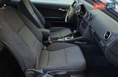Хэтчбек Audi A3 2004 в 