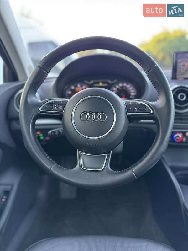 Седан Audi A3 2015 в Киеве