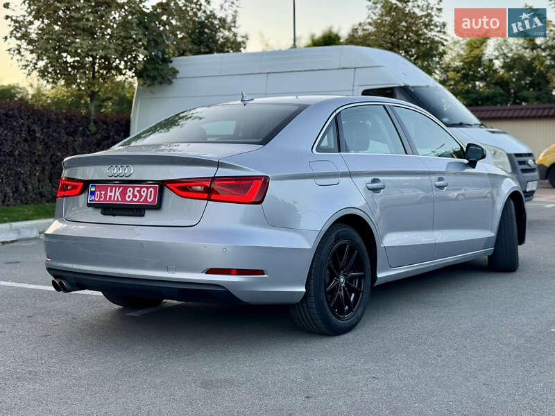 Седан Audi A3 2015 в Киеве