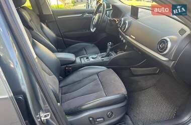 Хетчбек Audi A3 2016 в 