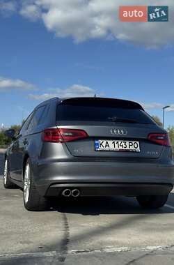 Хэтчбек Audi A3 2015 в 