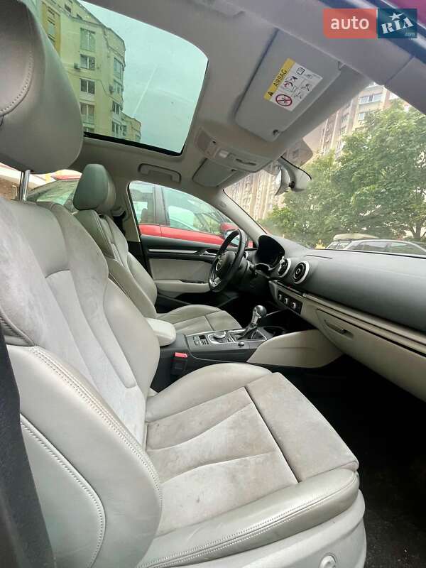 Седан Audi A3 2016 в Киеве