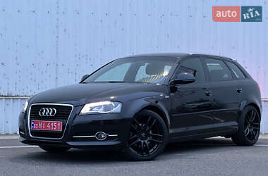 Хэтчбек Audi A3 2010 в 