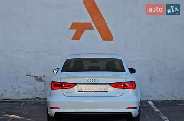 Седан Audi A3 2016 в 