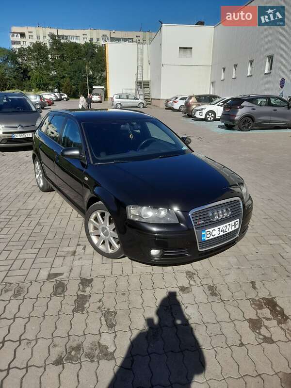 Хэтчбек Audi A3 2004 в 