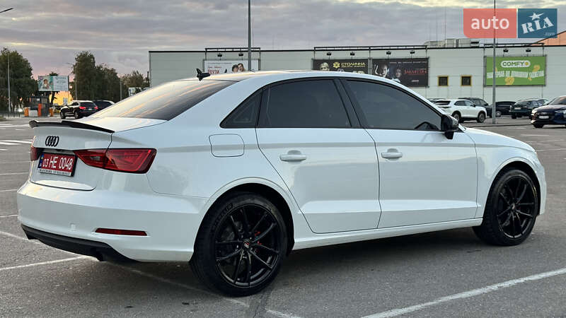 Седан Audi A3 2015 в Киеве