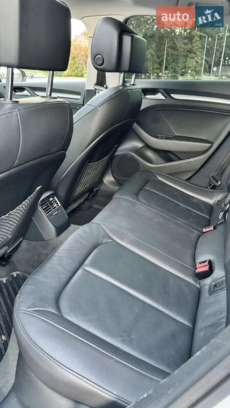 Седан Audi A3 2015 в Киеве