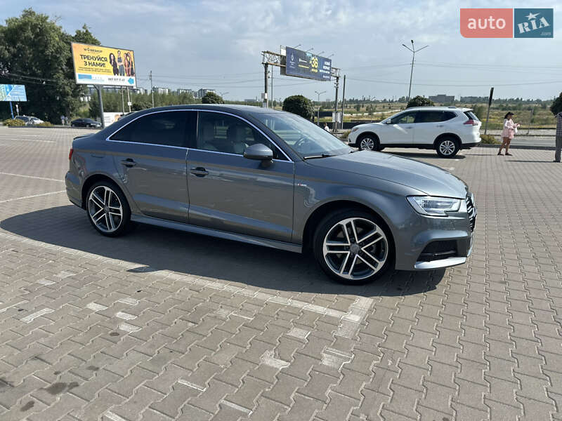 Седан Audi A3 2017 в 