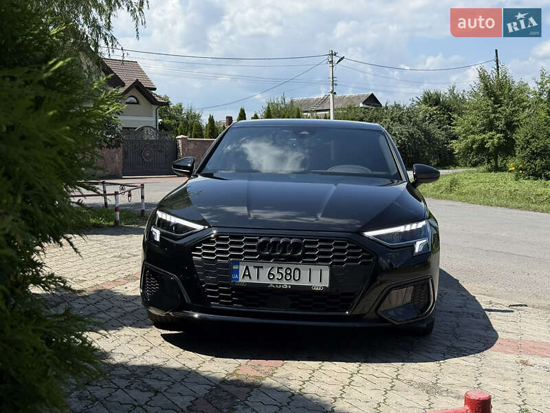 Седан Audi A3 2023 в Коломые