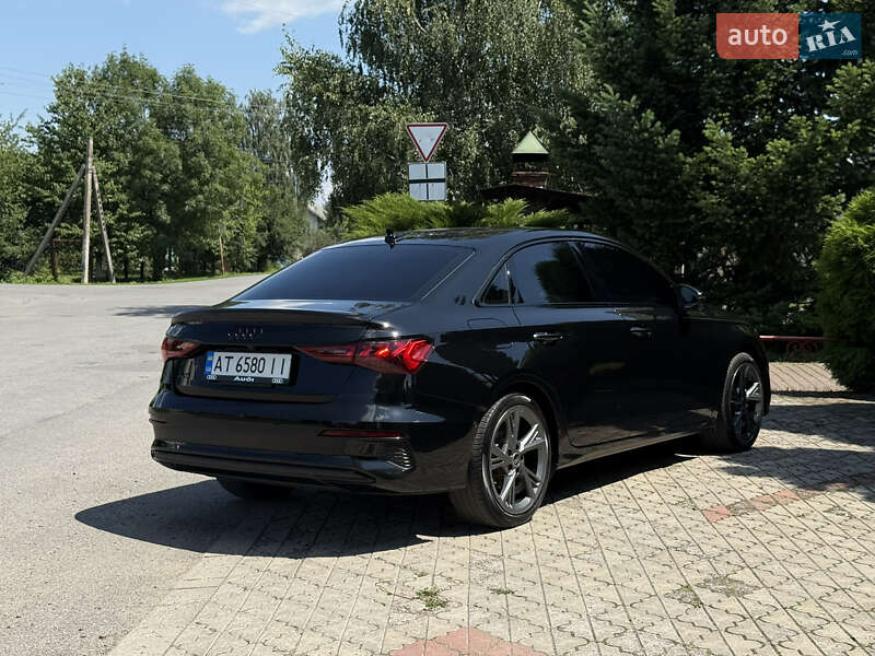 Седан Audi A3 2023 в Коломые