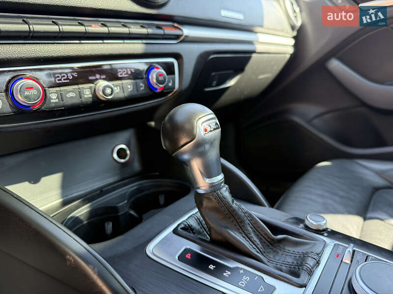 Седан Audi A3 2015 в Києві