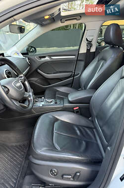 Хэтчбек Audi A3 2015 в 