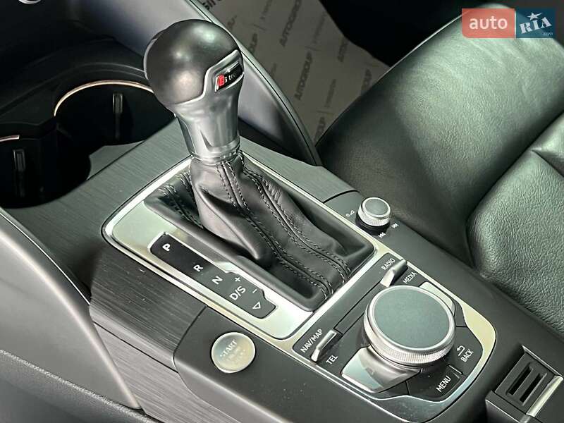 Седан Audi A3 2019 в Одессе