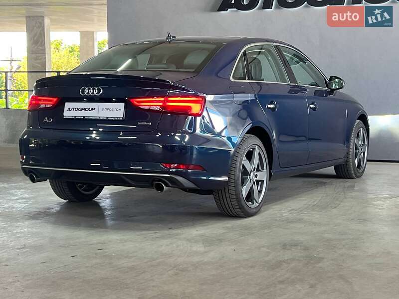 Седан Audi A3 2019 в Одессе