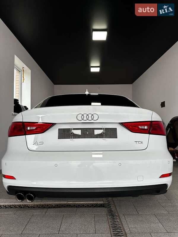 Седан Audi A3 2016 в Запоріжжі