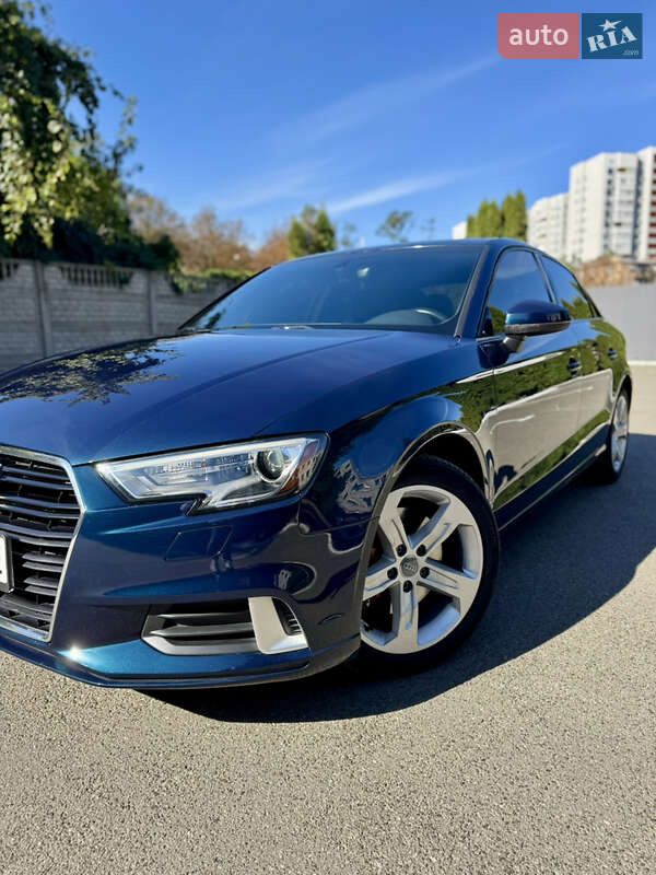 Седан Audi A3 2016 в Киеве