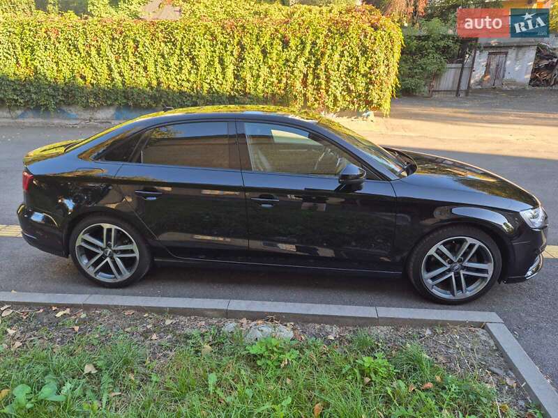 Седан Audi A3 2019 в Киеве