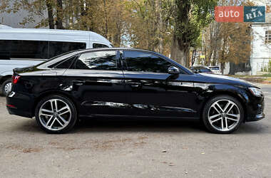 Седан Audi A3 2016 в 