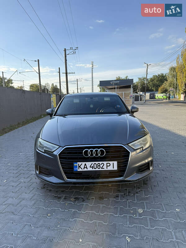 Седан Audi A3 2016 в Києві