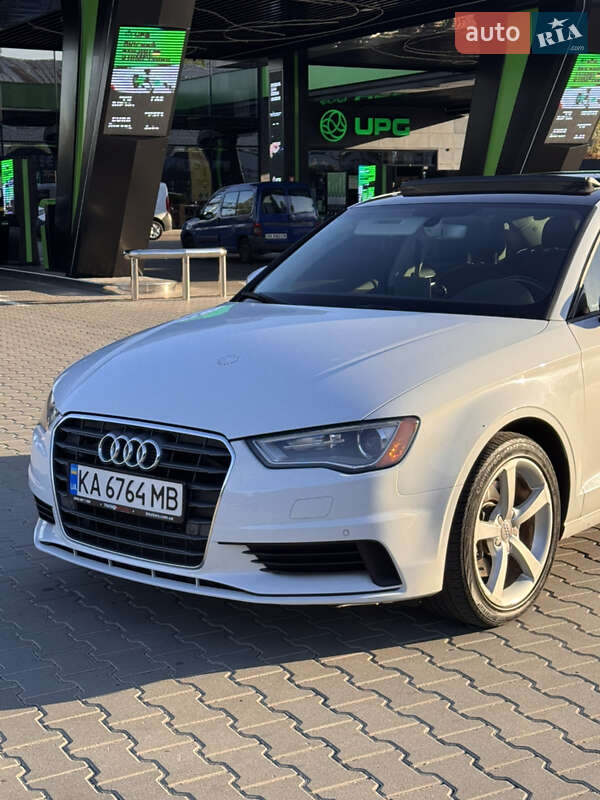 Седан Audi A3 2015 в Киеве